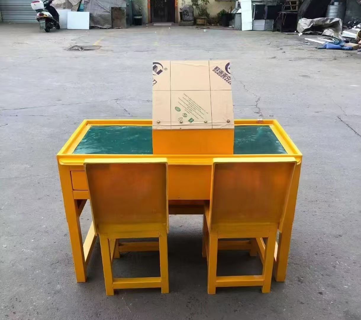 东方防静电导通桌井下煤矿火工品发放桌：危险品流转的安全守护者